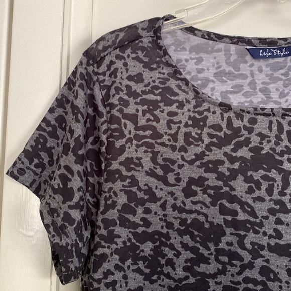 Black and gray camo/animal print top - Picture 3 of 5